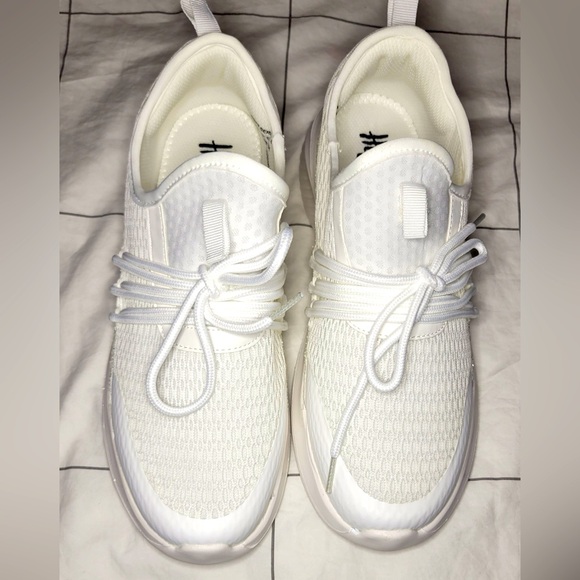 Corkys White Sneakers with Glitter Detail- Size 8 - Picture 1 of 4